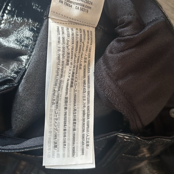 Abercrombie & Fitch | 90s Straight Ultra High Rise Shiny Vegan Leather Pants 28 - Picture 12 of 14